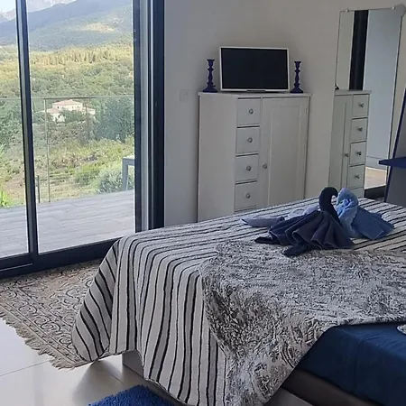 Couette-café De Luxe, Spa, Piscine, Entre Et Montagne