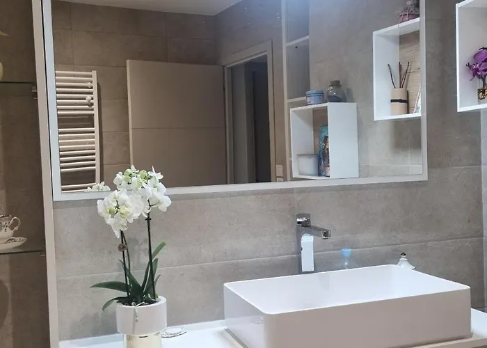 Bed & Breakfast De Luxe, Spa, Piscine, Entre Et Montagne