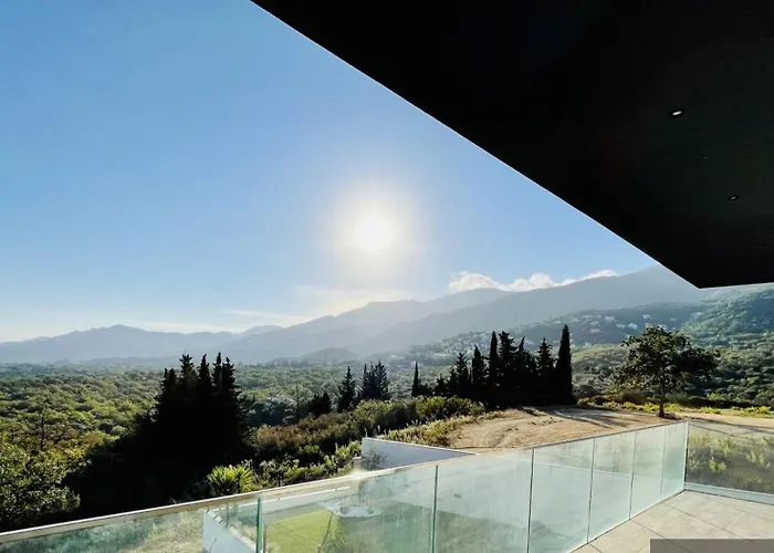 Bed & Breakfast De Luxe, Spa, Piscine, Entre Et Montagne *