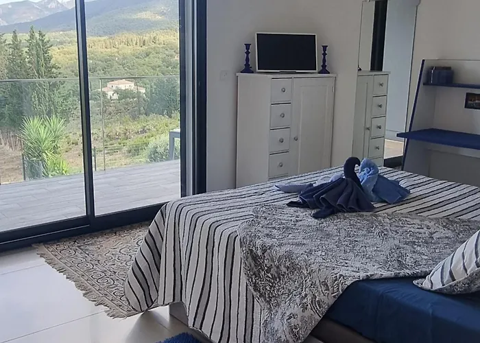 Bed & Breakfast De Luxe, Spa, Piscine, Entre Et Montagne
